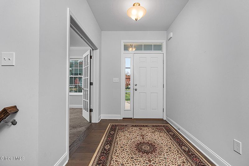 5th image of 34 Greenbrier Way