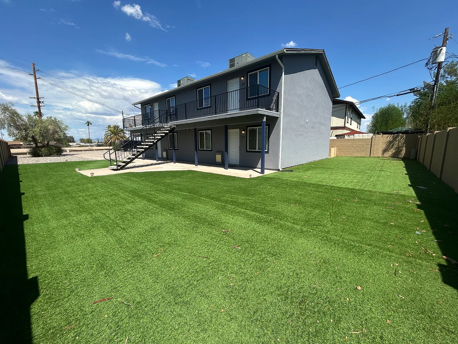 2 bed, 1.0 bath, 720 sqft, $1,295 — Photo 2