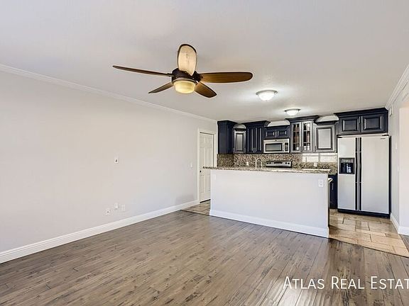 4th image of 8834 W Willowbrook Dr