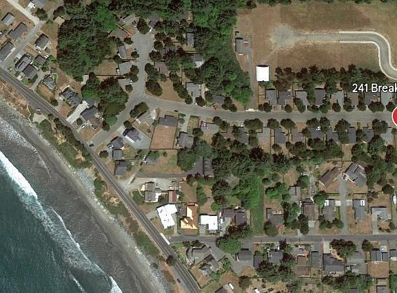 3rd image of 241 Breakwater Dr