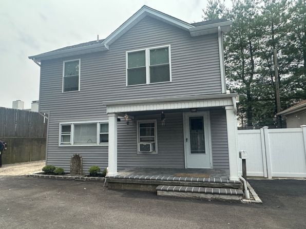 8 1/2 Valentine Ave