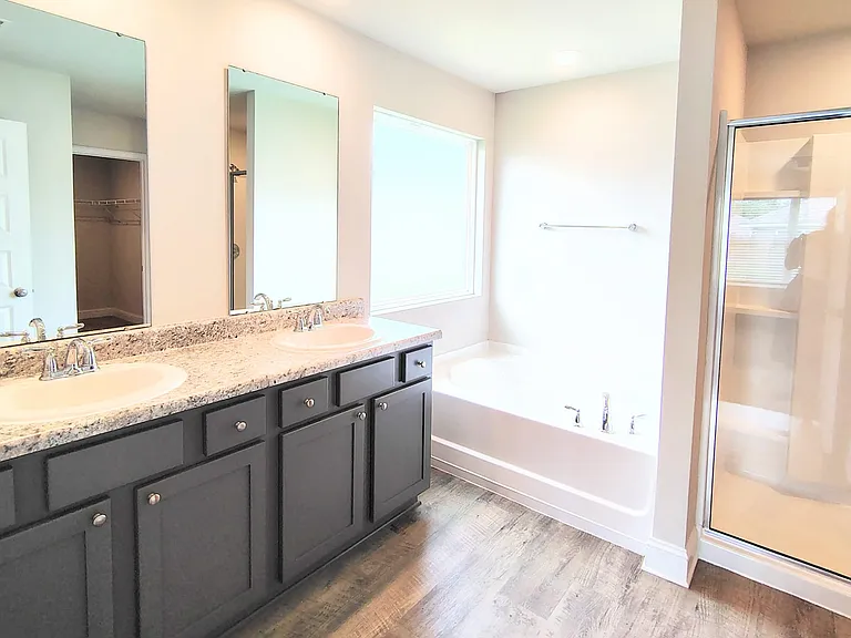 Eastland Cir — Photo 7