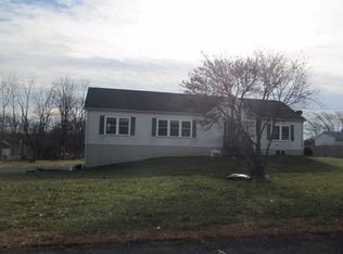 52 Strawberry Ln, Martinsburg, WV 25404