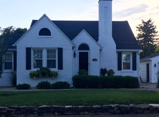 5027 N Clarendon Pl, Peoria Heights, IL 61616