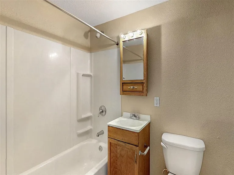 Oak Valley Apartments — Photo 45