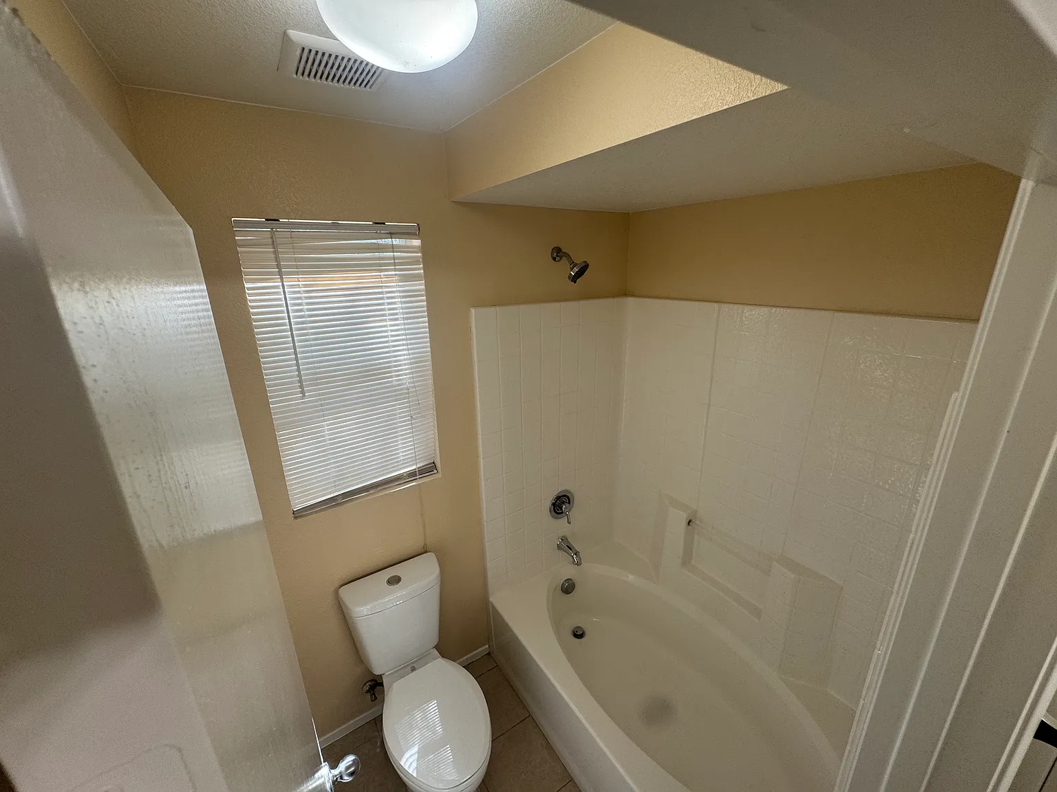 3 bed, 1282 sqft, $2,050 — Photo 4