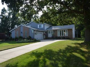 32923 Cromwell Dr, Solon, OH 44139