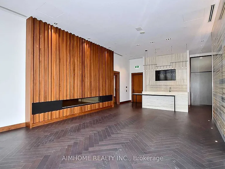 7895 Jane St #601 — Photo 4