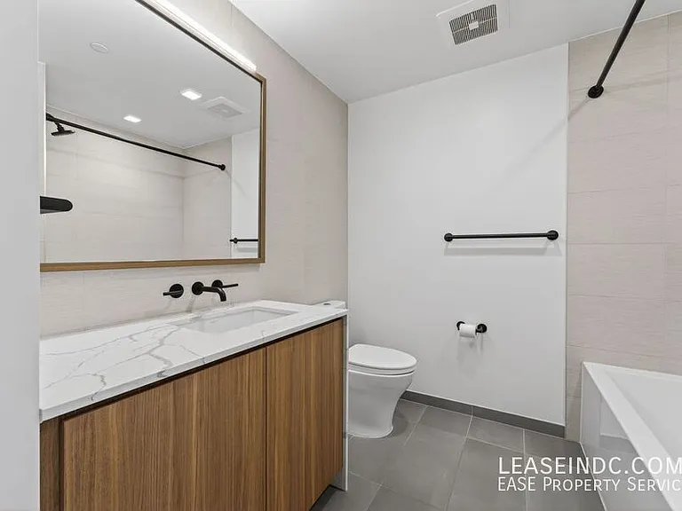 1332 8th St NW — Photo 14