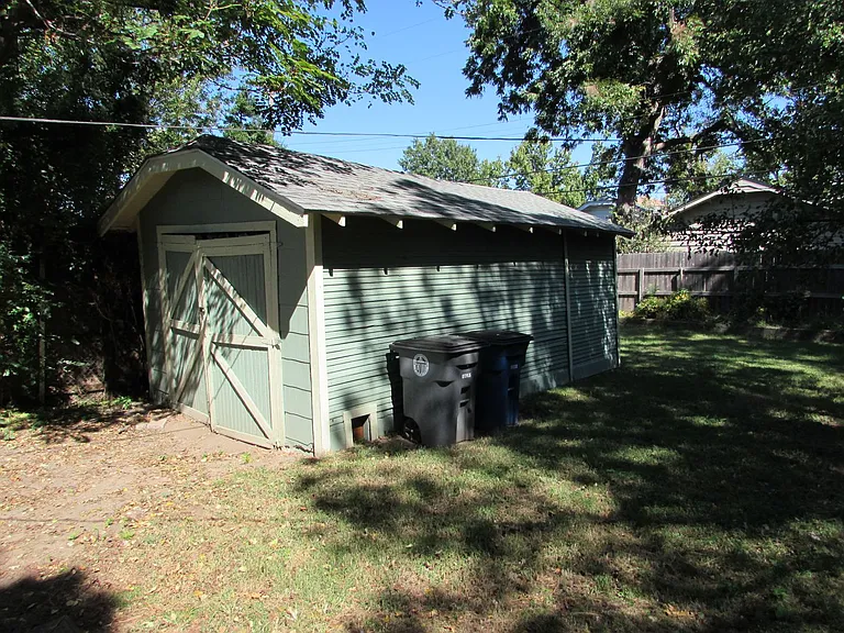 1339 S Gary Ave — Photo 9
