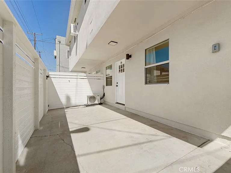 3020 E 3rd St #16 — Photo 8
