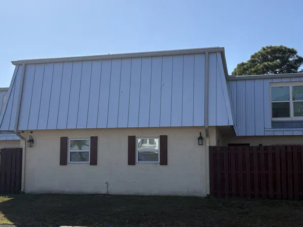 2638 SE Normand St, Stuart, FL 34997