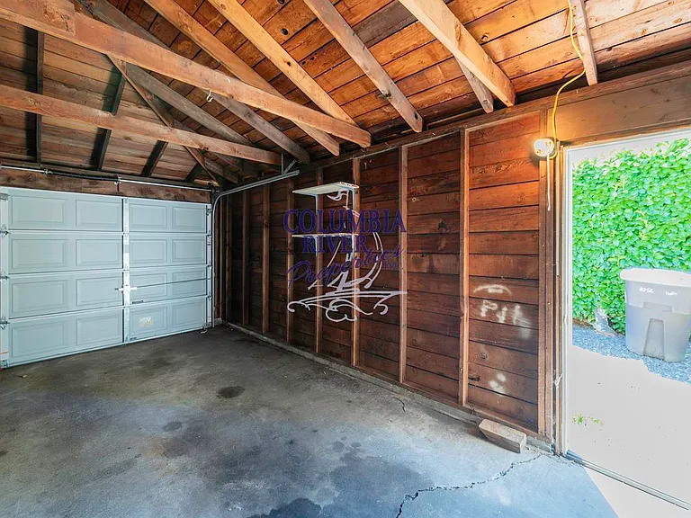 1052 16th Ave — Photo 13