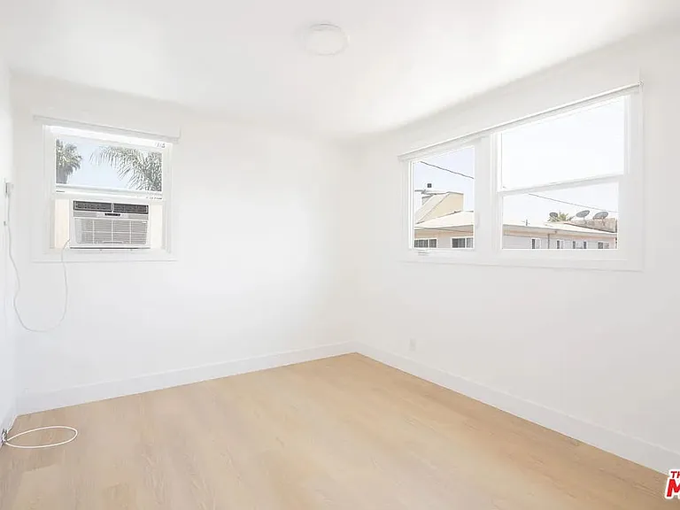 1000 N Curson — Photo 24
