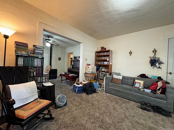4th image of 130 S Sacramento St