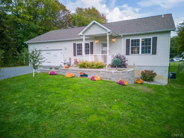 7 Homestead Ave, Phoenix, NY 13135