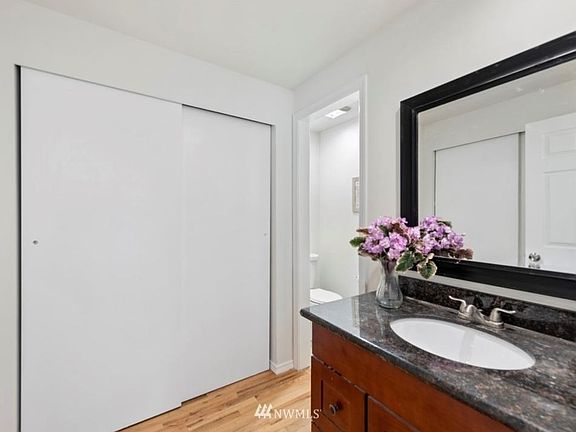 4th image of 11806 NE 142nd Pl