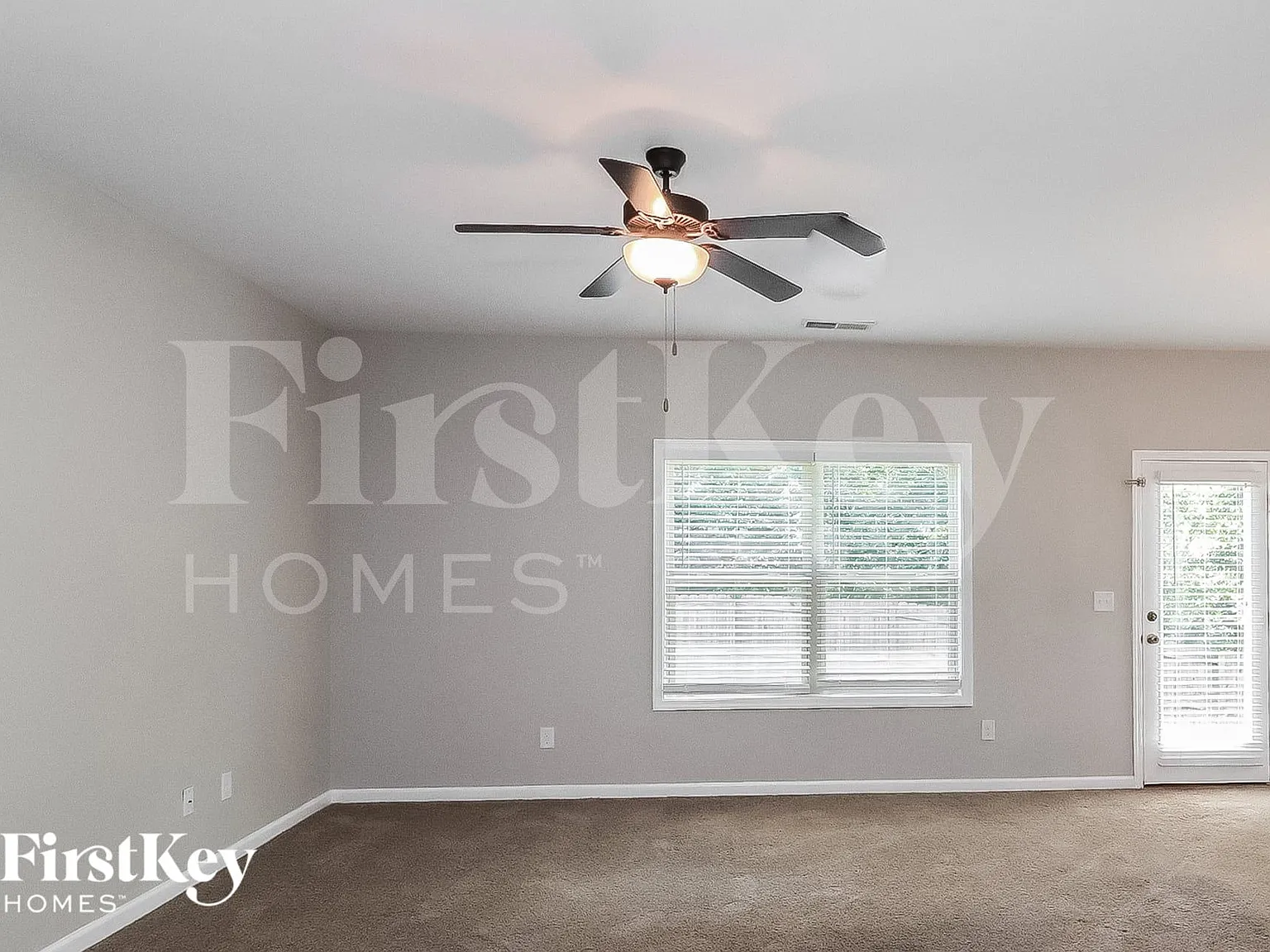 3 bed, 2.0 bath, 1656 sqft, $2,560 — Photo 2