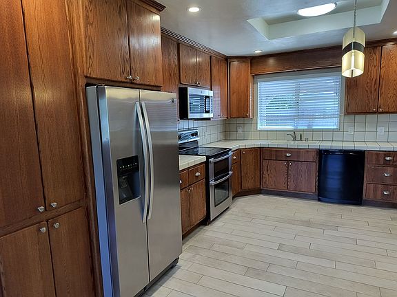 5th image of 3811 & 3813 Erlewine Cir #3813