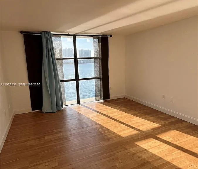 17500 N Bay Rd #S403 — Photo 13