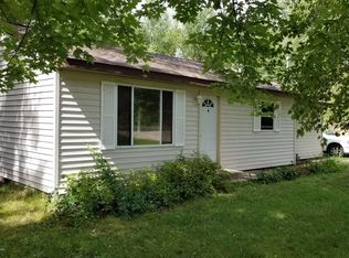 18983 174th Ave, Spring Lake, MI 49456