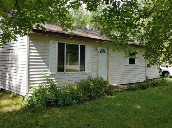 18983 174th Ave, Spring Lake, MI 49456