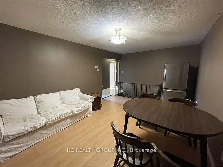 84 Daleview Cres — Photo 4