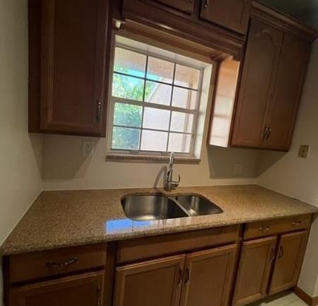 5th image of 620 Cypress Club Way APT G