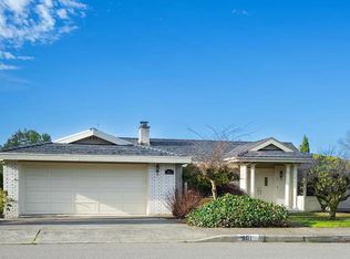 901 144th Pl SE, Bellevue, WA 98007