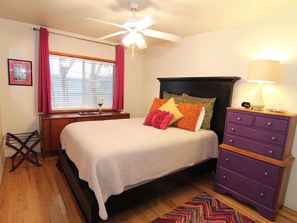 Bedroom held a king sized bed with room to spare.