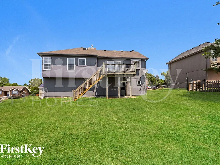 1603 Johnston Dr — Photo 15