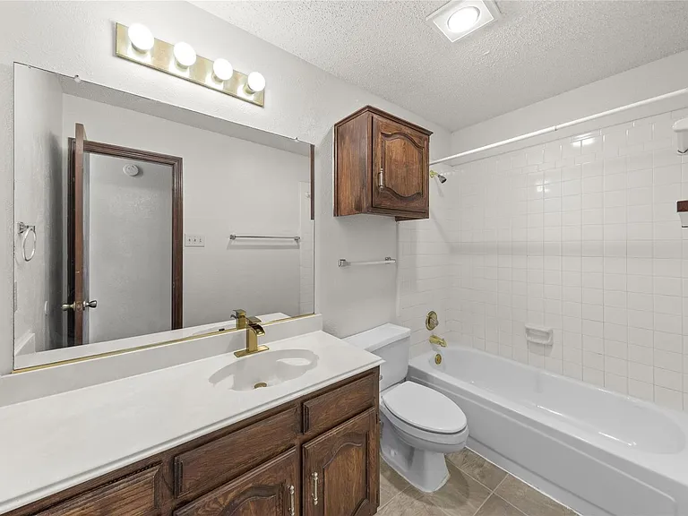 1423 Holveck Dr — Photo 15