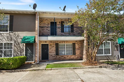 4624 Parkoaks Dr Photo 1