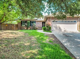 7801 Pasteur Ct, Fort Worth, TX 76133