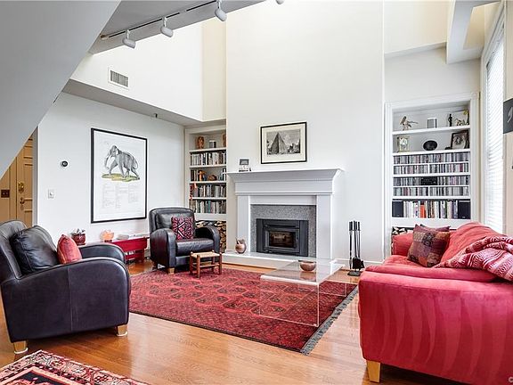 4th image of 1451 Floyd Ave #303