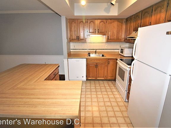 4th image of 9585 Lindenbrook St