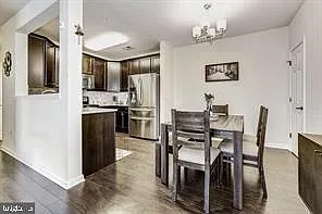 3 bed, 2.0 bath, 1455 sqft, $3,250 — Photo 3