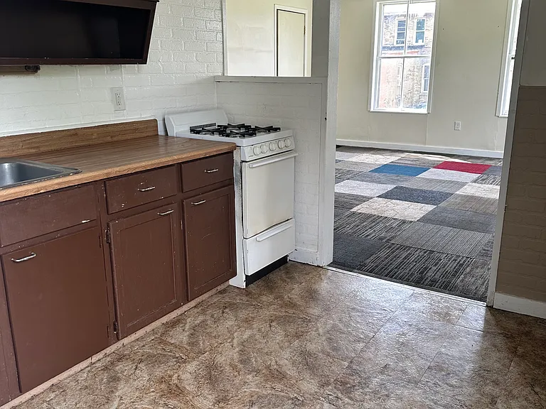 676 W Main St #B — Photo 4