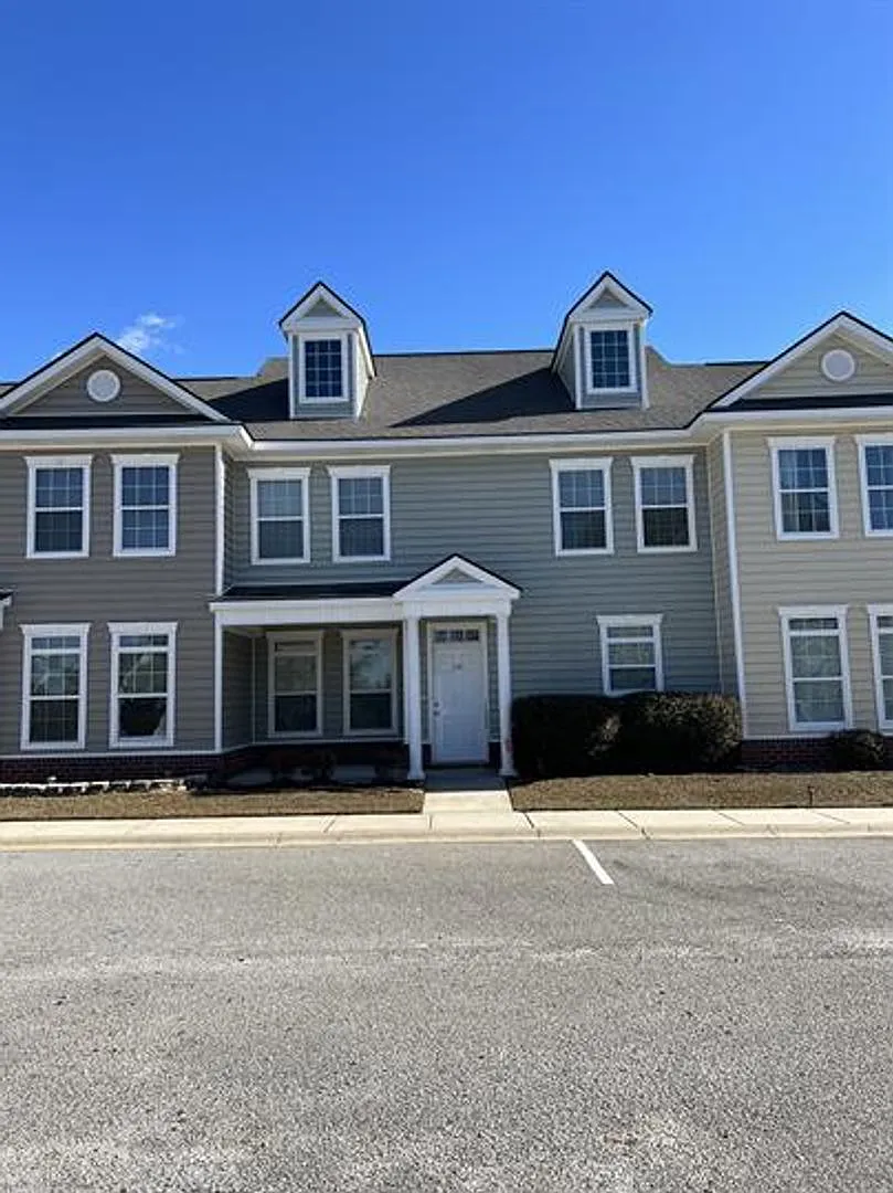 3 Bed/ 2.5 Bath Home very close to Fort Stewart gate seven!! — Photo 3