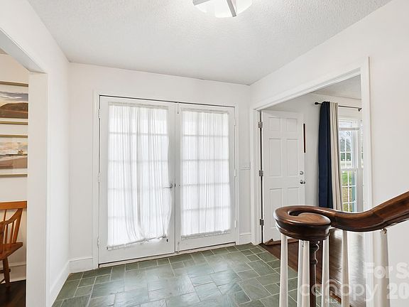 3rd image of 5637 Lebanon Rd