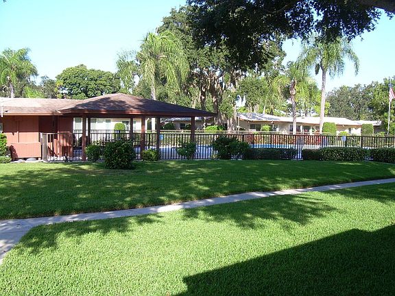 3rd image of 1358 Stafford Ln #1421