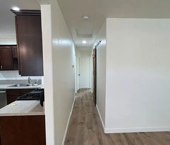 212 E J St — Photo 7