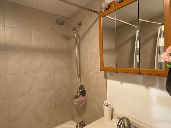 3rd image of 4734 N Kilbourn Ave #2