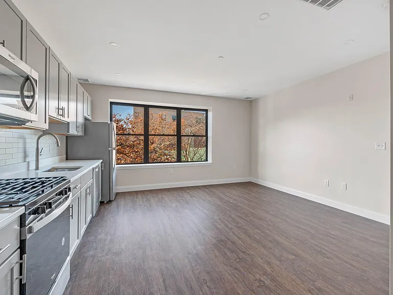 18 New Derby St #206 — Photo 5