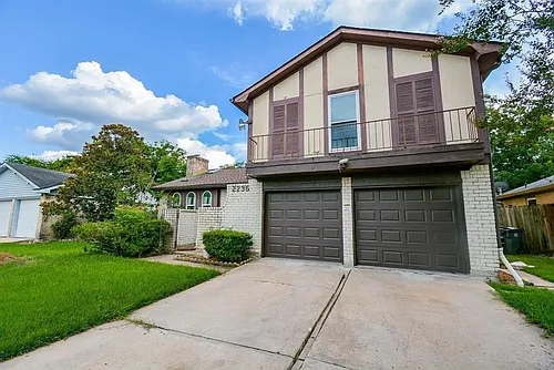 2235 Quail Valley East Dr Photo 1