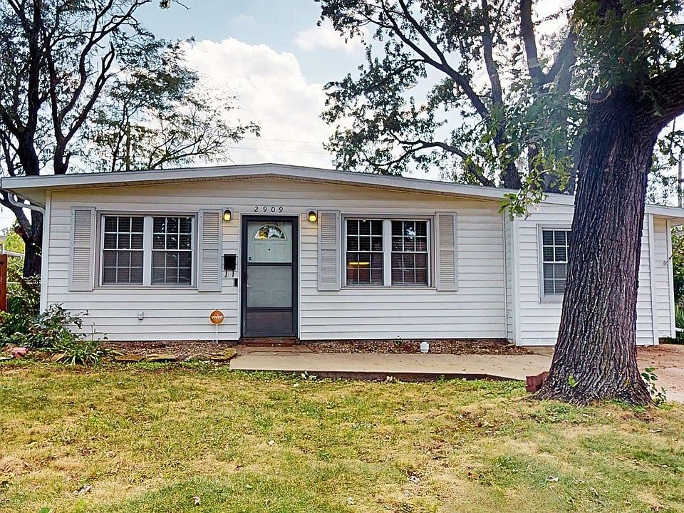 1st image of 2909 SW Twilight Dr
