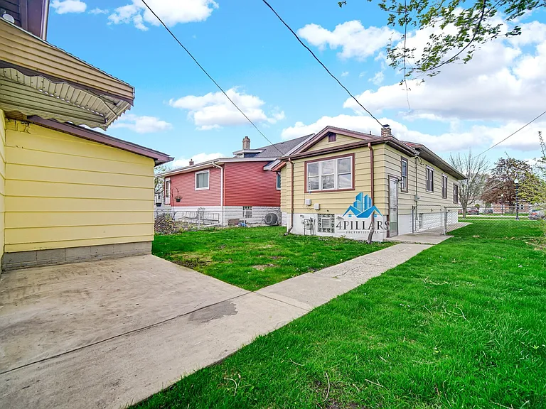 648 Stewart Ct — Photo 23
