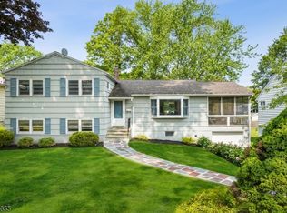 33 Oak Crest Rd, West Orange, NJ 07052