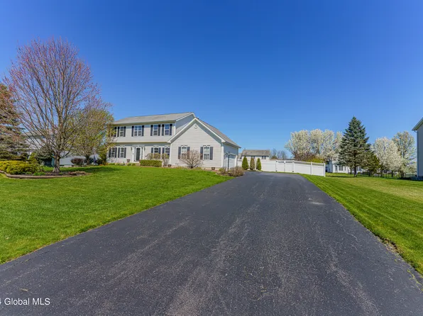 68 Blue Jay Way, Rexford, NY 12148