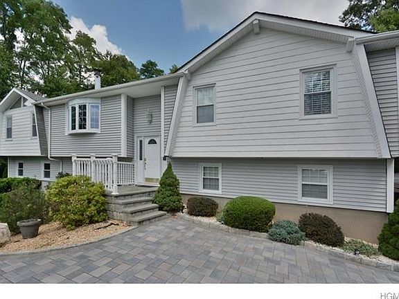 2nd image of 12 Astor Dr